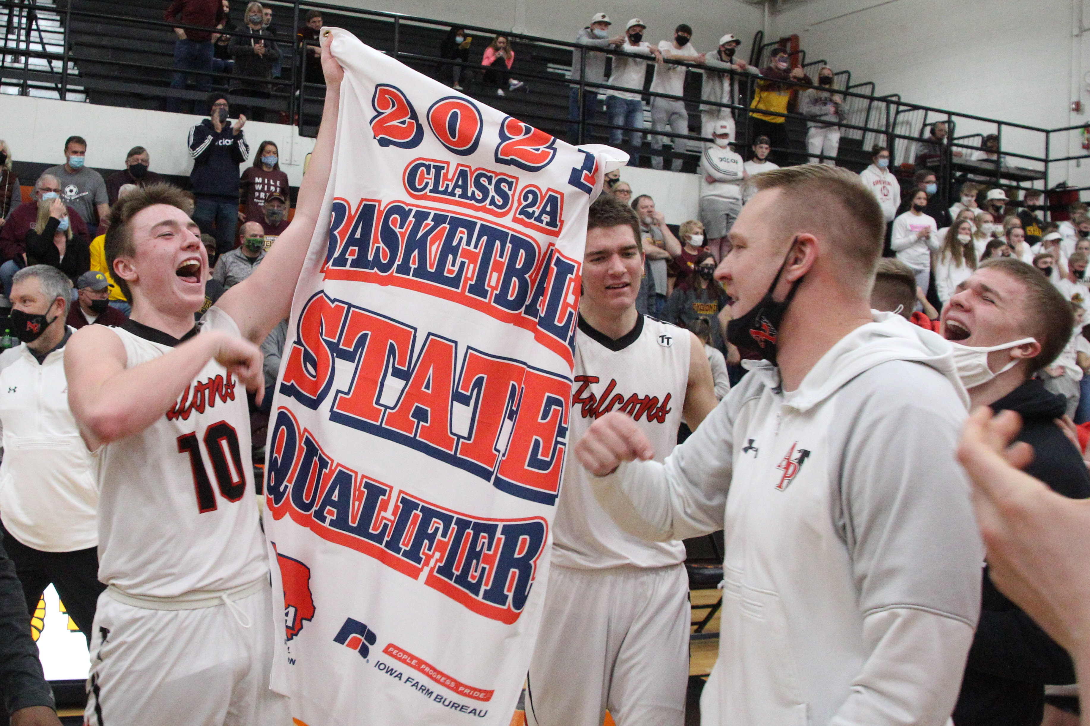 Aplington-Parkersburg boys basketball reached the state semifinals in 2021. (Jake Ryder photo)